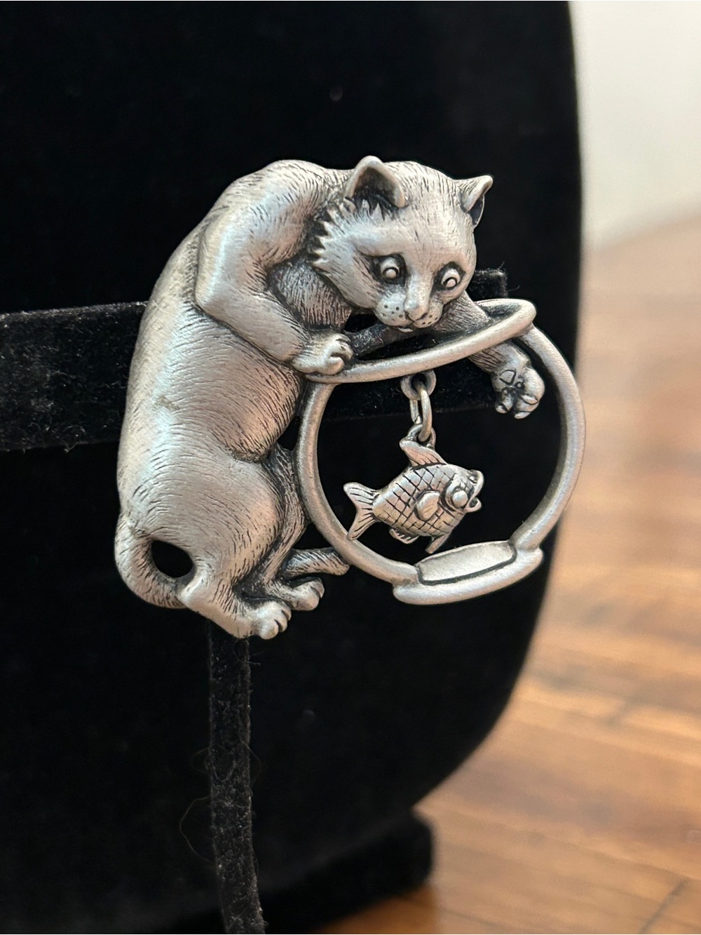 Silver Cat Brooch with Fish Charm Pet Accessory Brooch